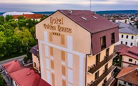 Hotel Golden House