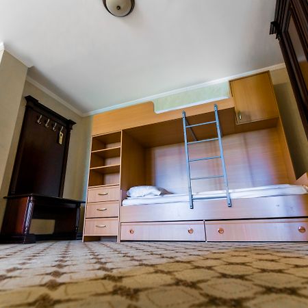 Hotel Golden House Craiova Exterior foto