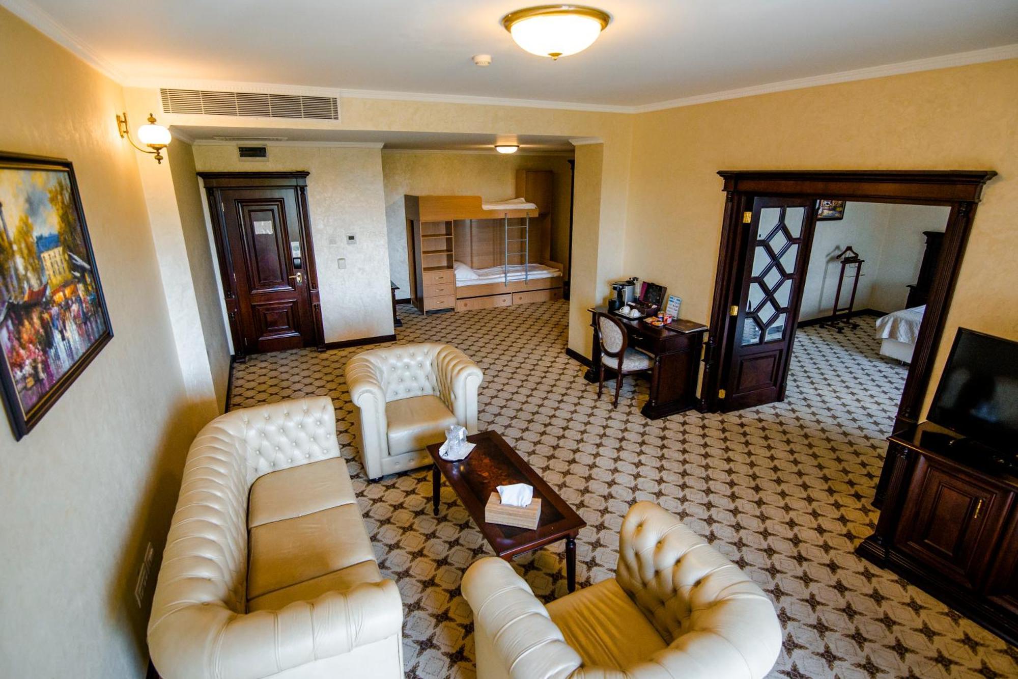 Hotel Golden House Craiova Cameră foto